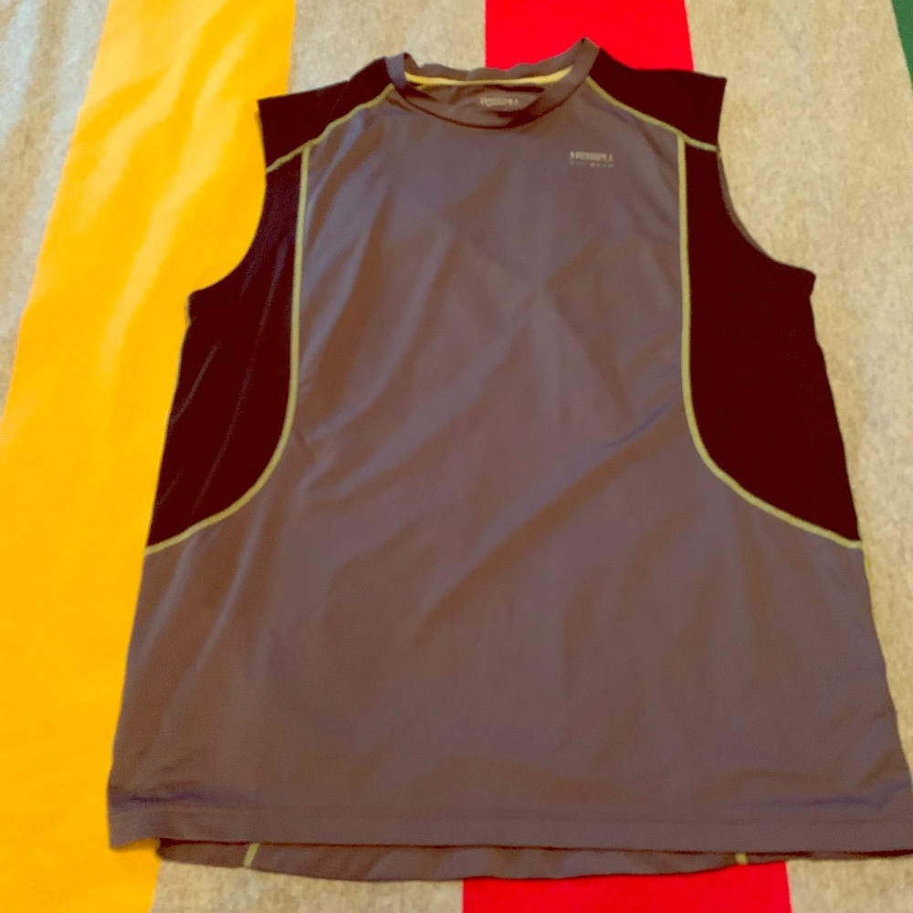 Men’s sleeveless running room shirt